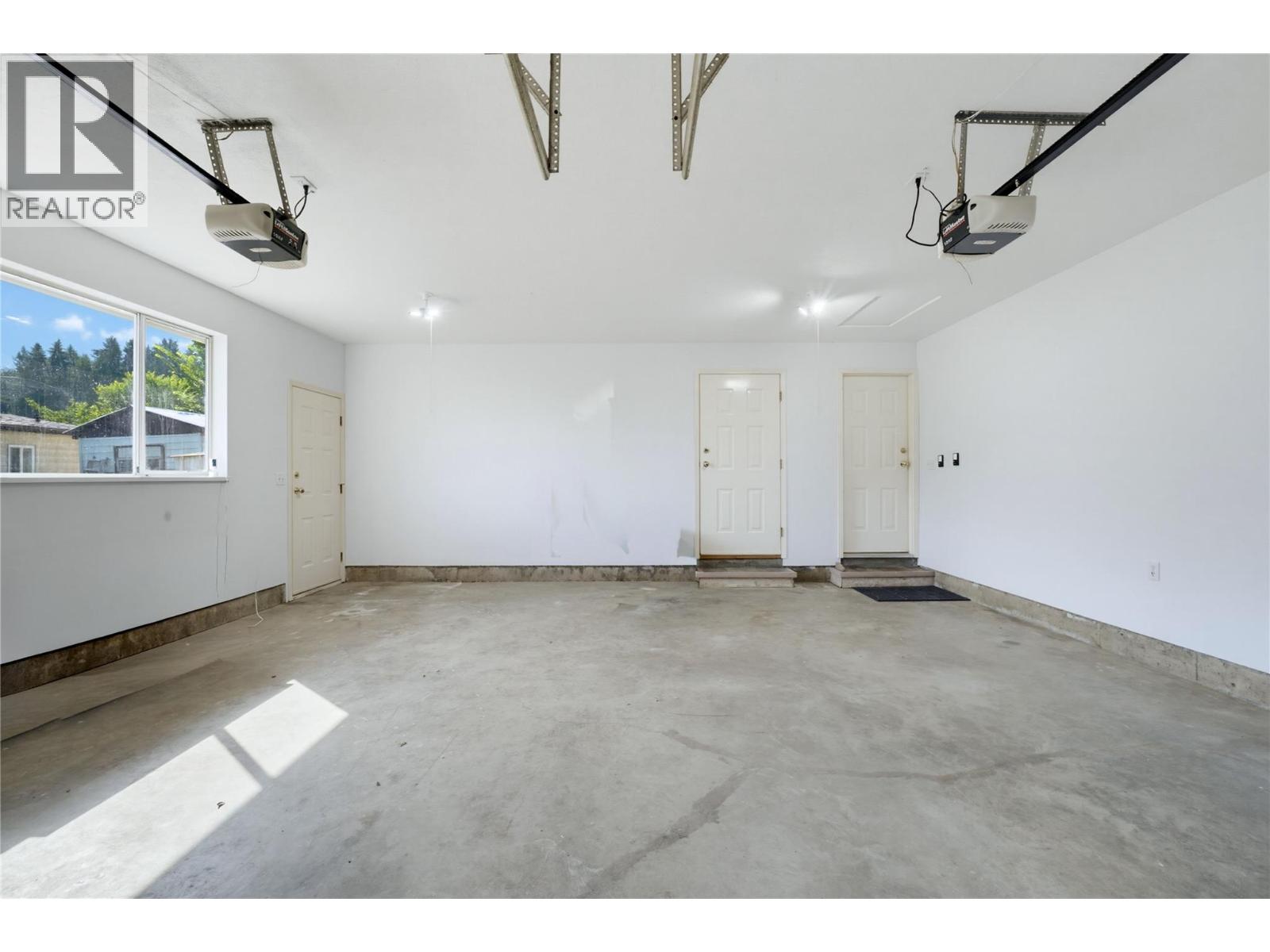 5080 70 Avenue NE, Salmon Arm