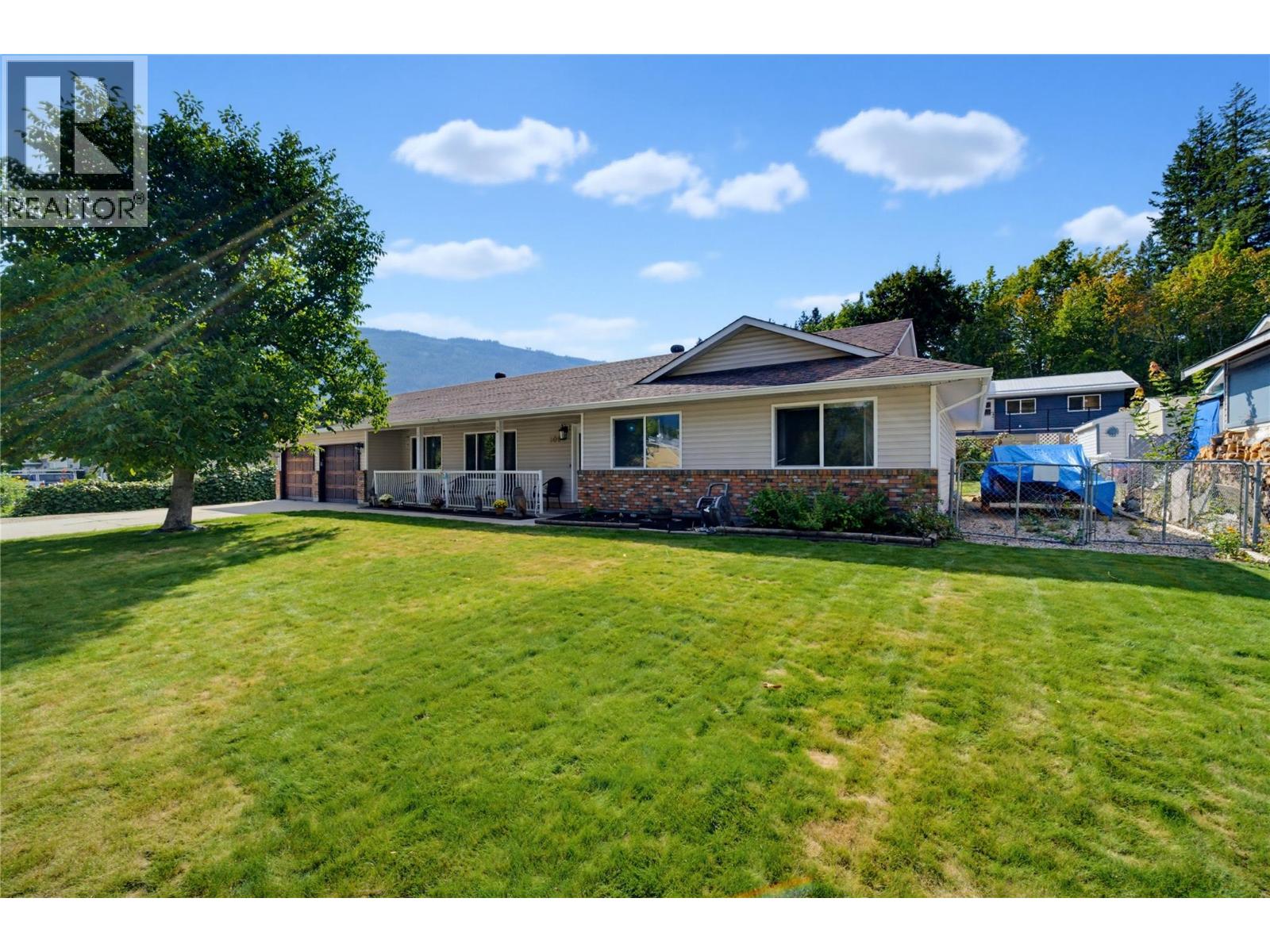 5080 70 Avenue NE, Salmon Arm