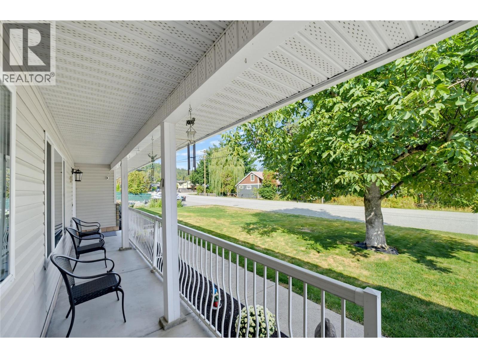 5080 70 Avenue NE, Salmon Arm