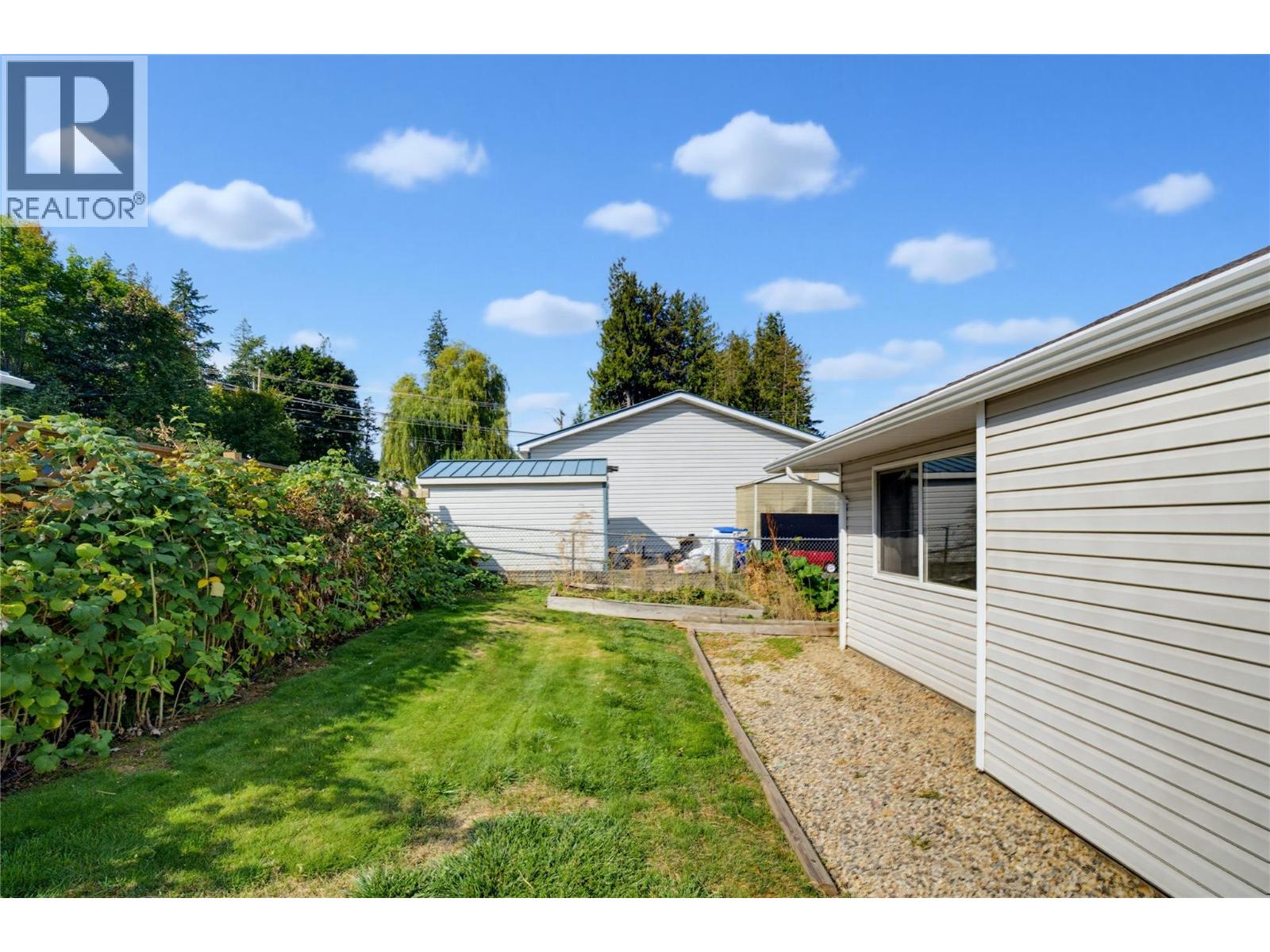 5080 70 Avenue NE, Salmon Arm