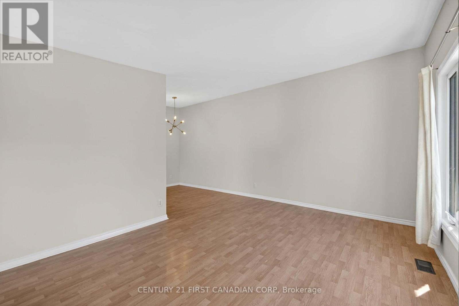 372 DIEPPE STREET - 5