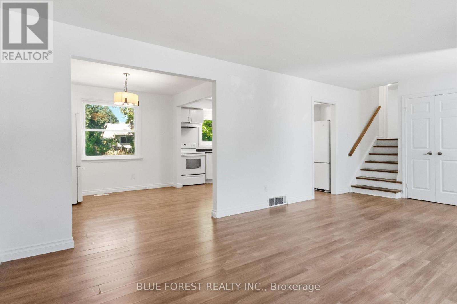 59 SCOTCHPINE CRESCENT - 9