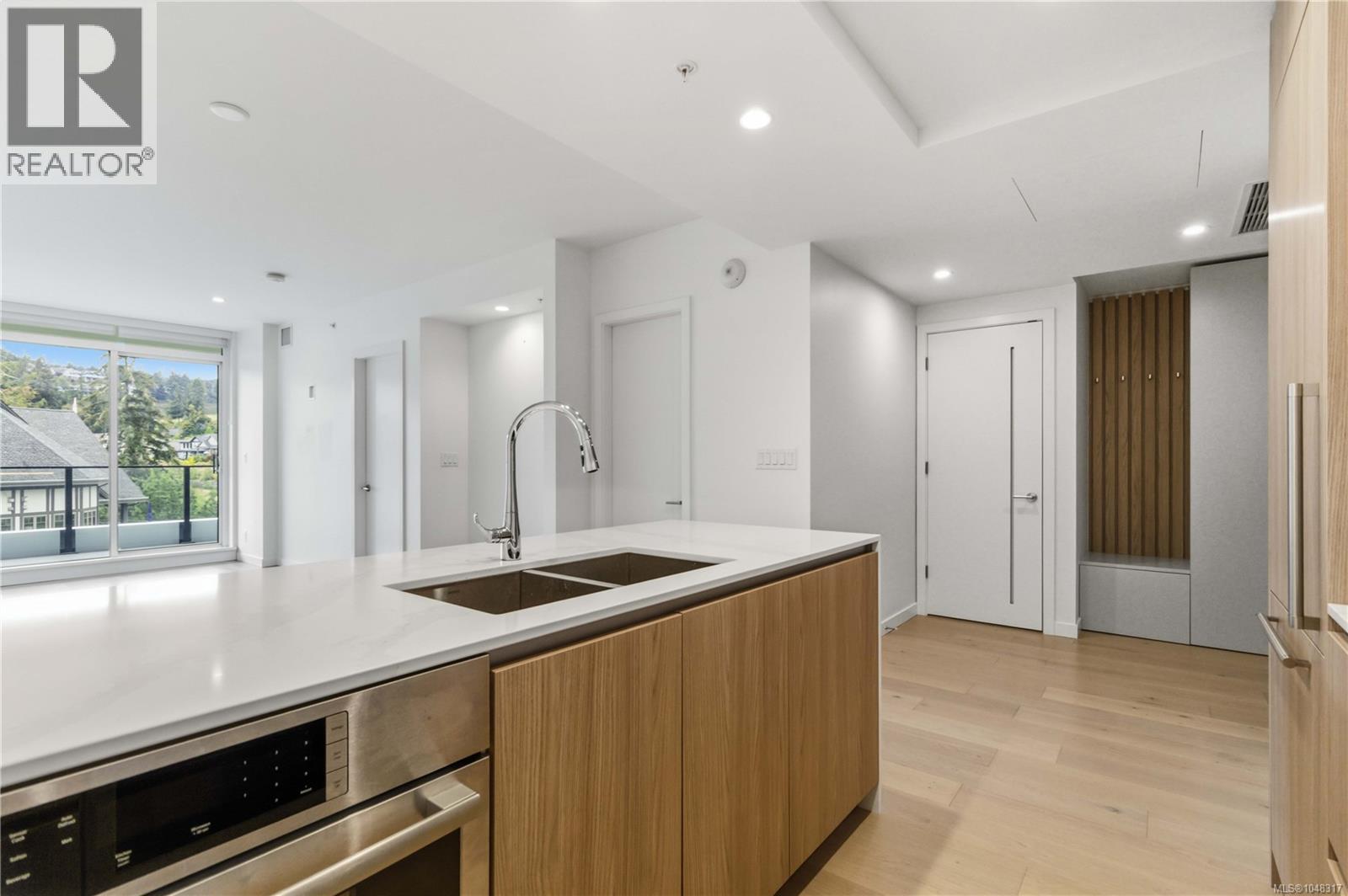 1013 2000 Hannington Road, Langford