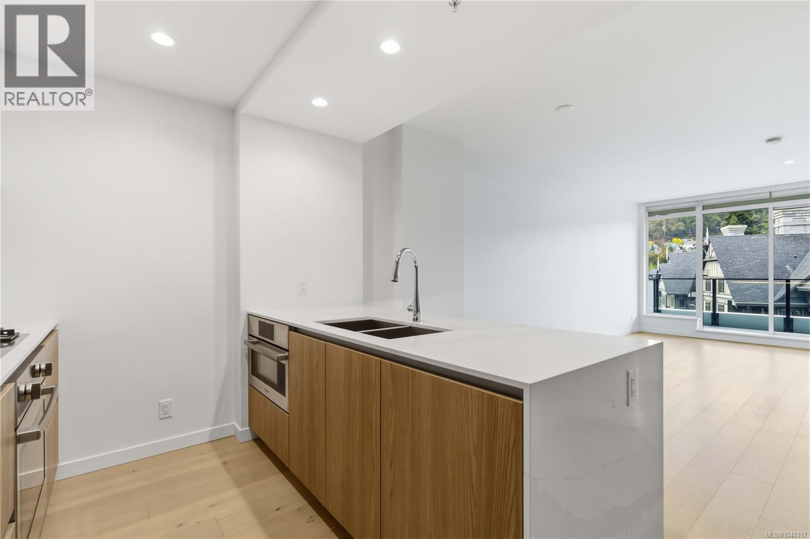 1013 2000 Hannington Road, Langford