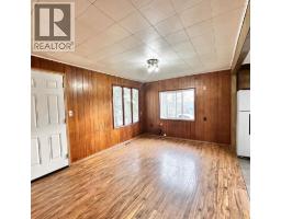 905 & 909 10th Street, Hylo, AB T0A1Z0 Photo 11