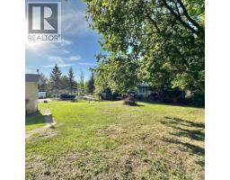 905 & 909 10th Street, Hylo, AB T0A1Z0 Photo 31