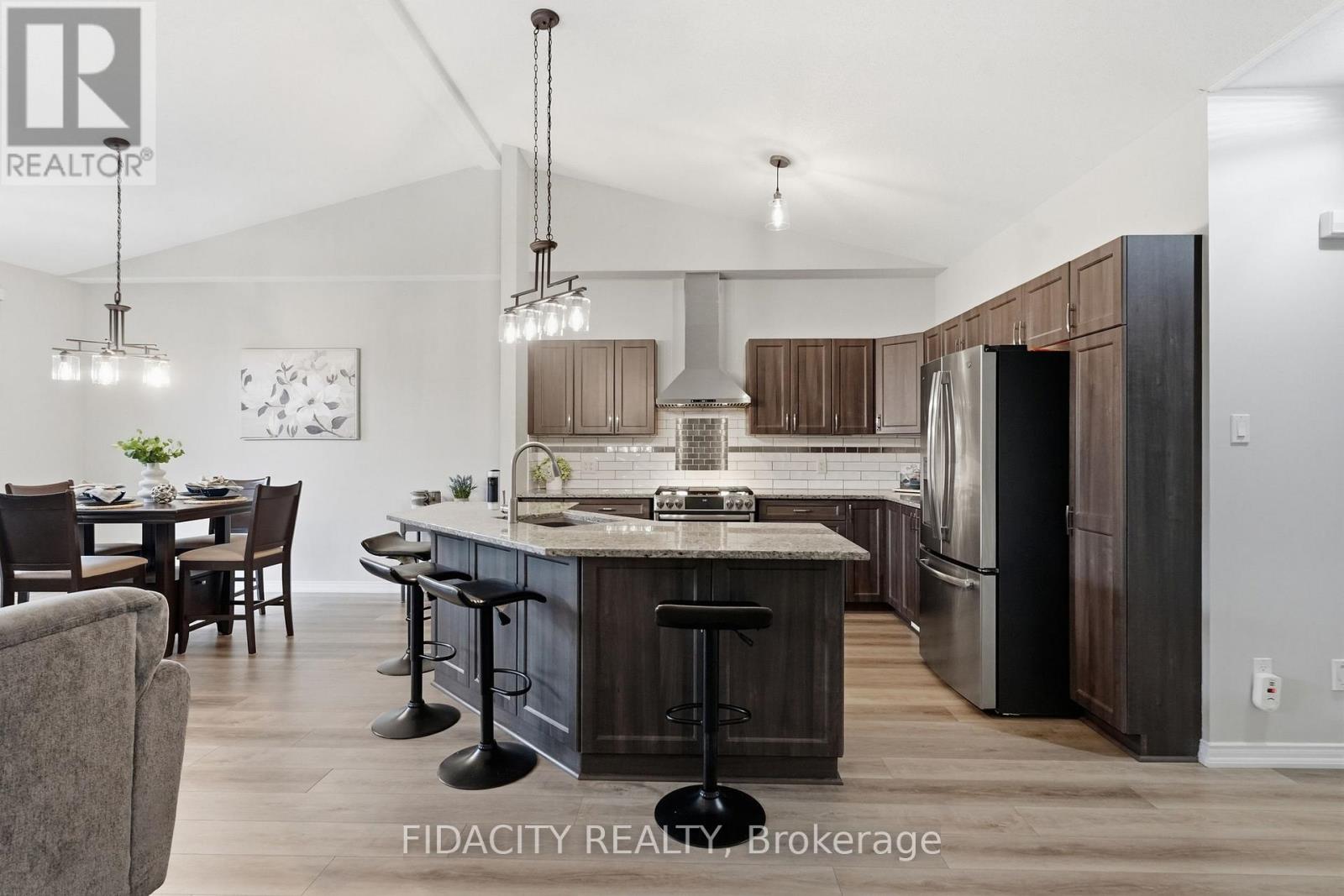 925 BURWASH LANDING LANDING, Ottawa — photo 6