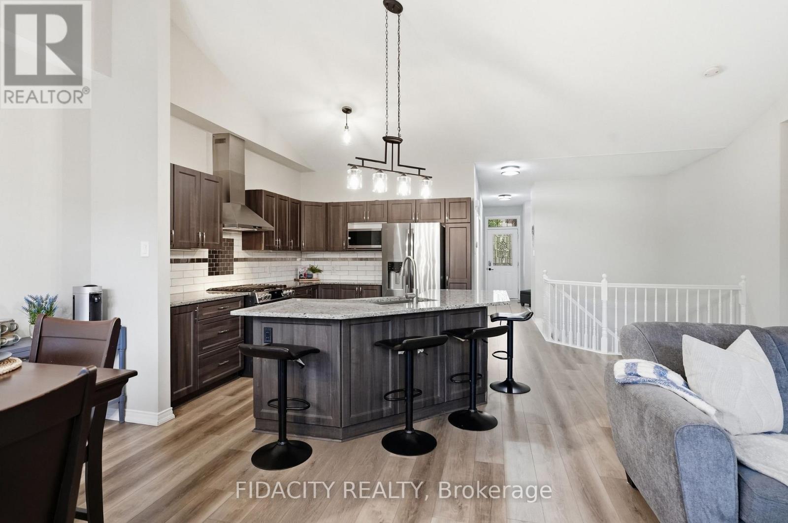925 BURWASH LANDING LANDING, Ottawa — photo 8