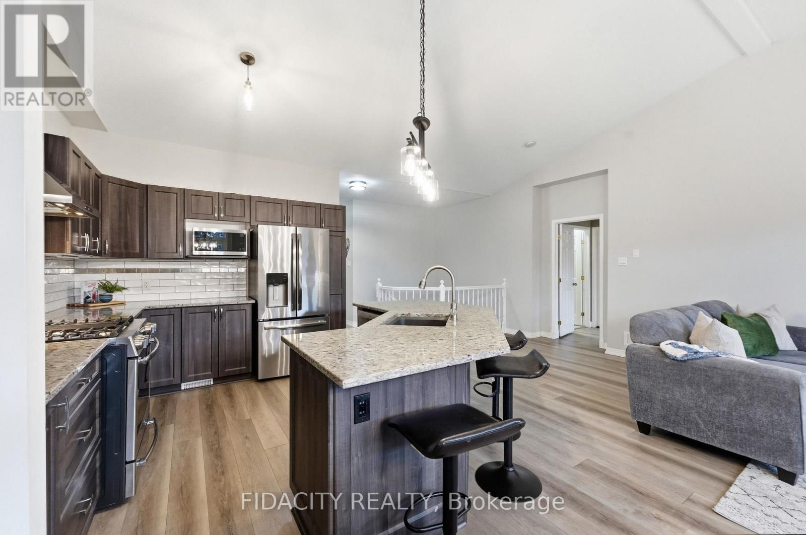925 BURWASH LANDING LANDING, Ottawa — photo 9