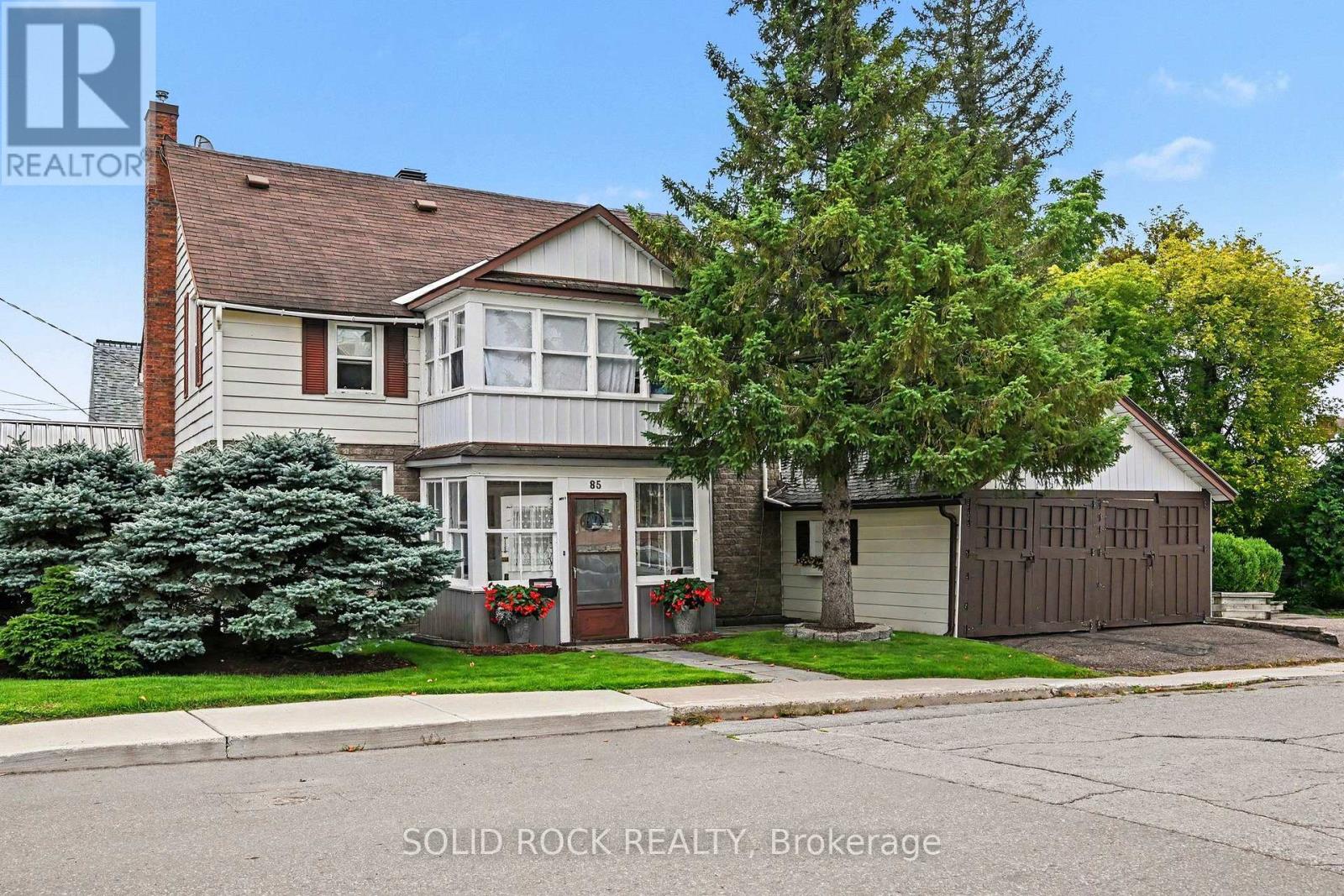 85 RENFREW AVENUE W - 1