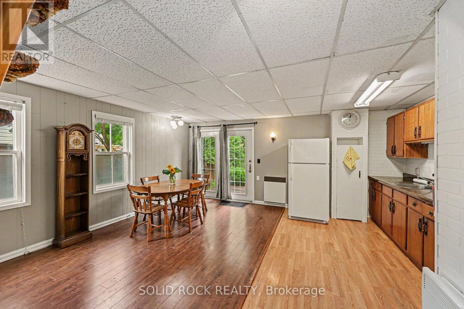 85 RENFREW AVENUE W - 11