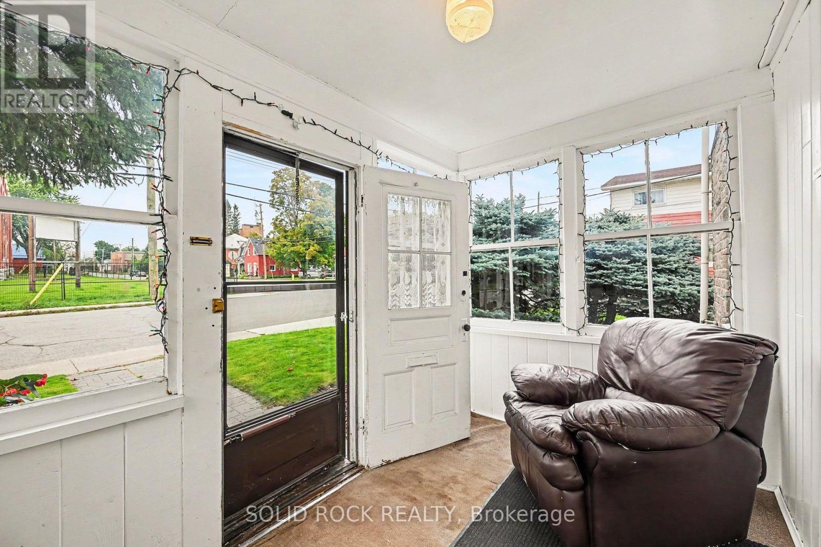 85 RENFREW AVENUE W - 27
