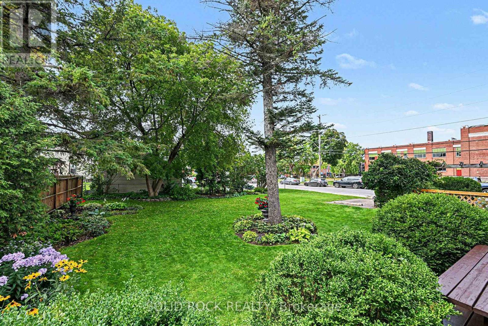 85 RENFREW AVENUE W - Image 3