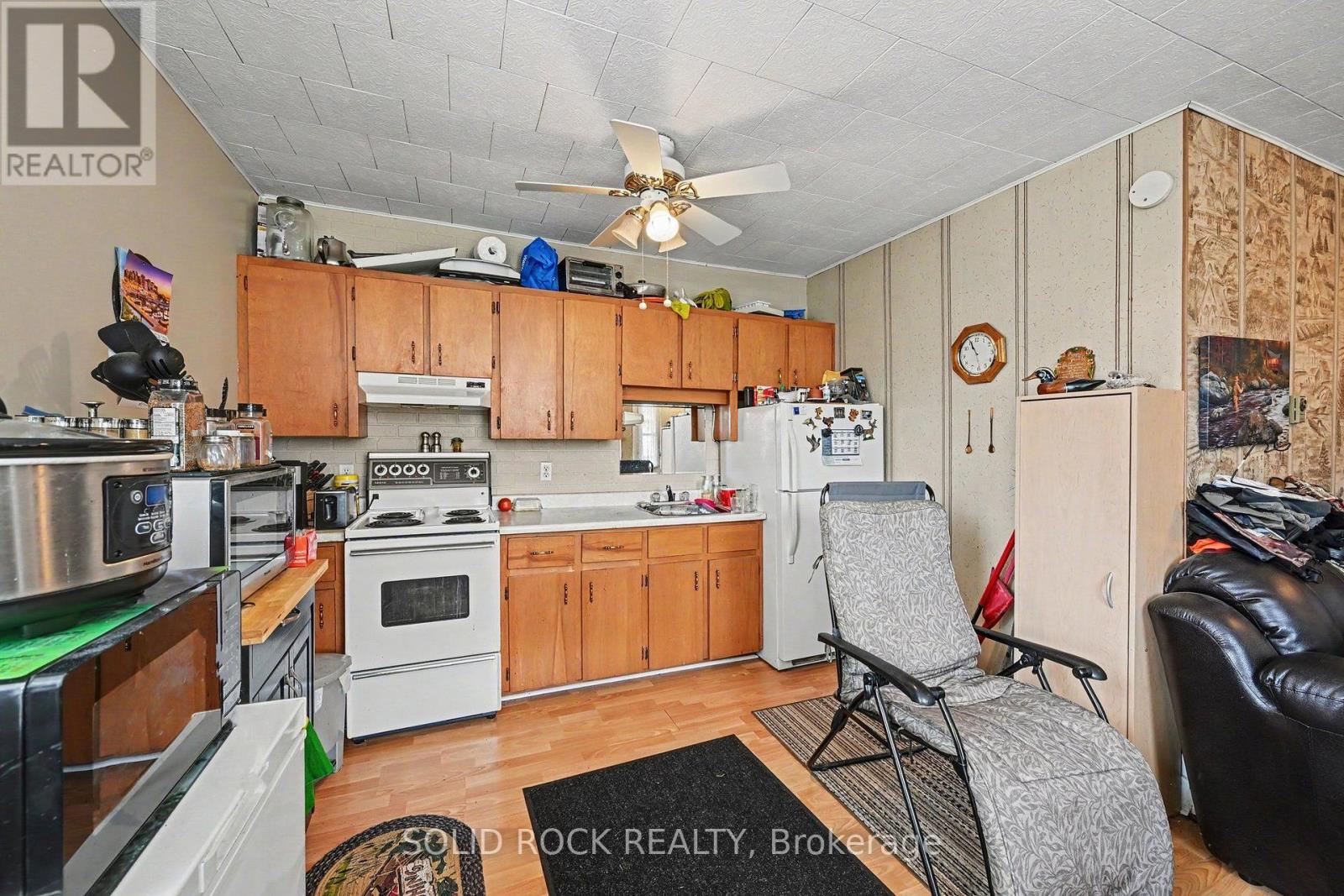 85 RENFREW AVENUE W - Image 30