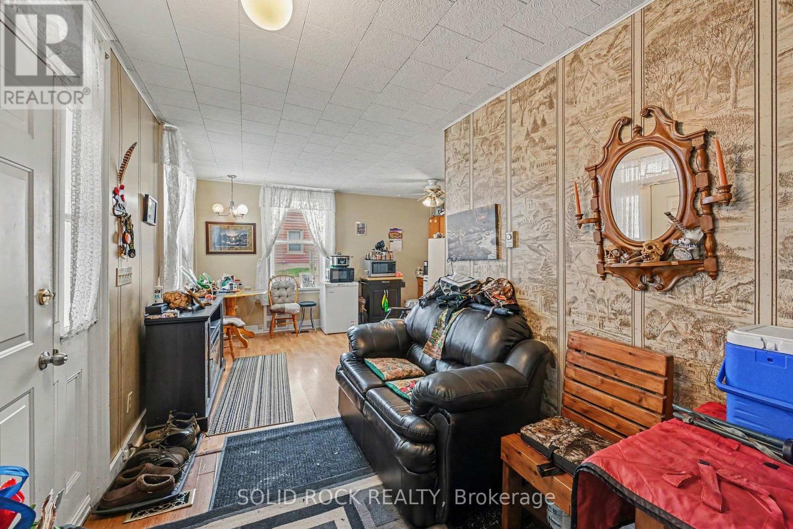 85 RENFREW AVENUE W - 33
