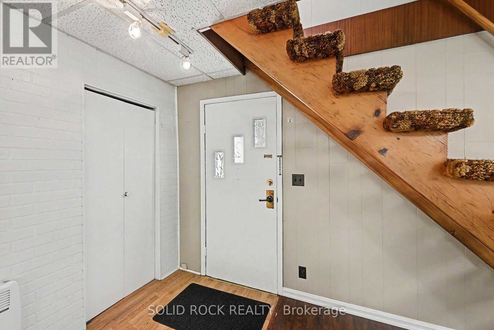 85 RENFREW AVENUE W - 7