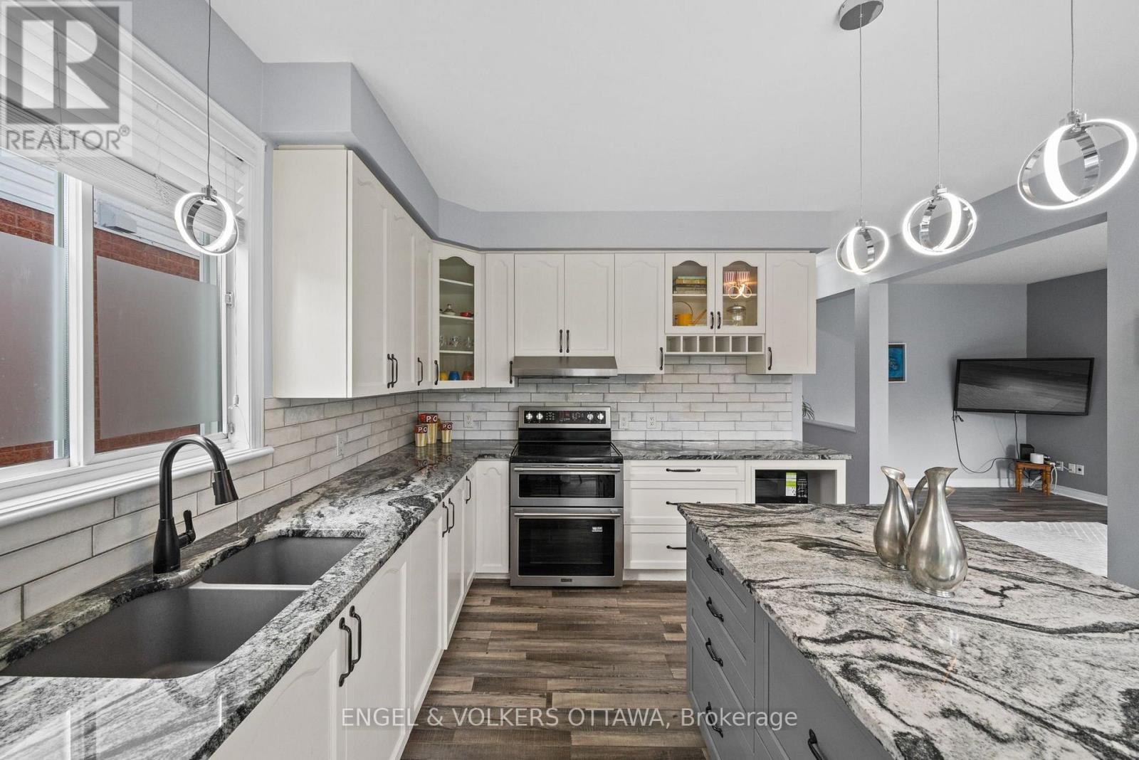 5 Bed, 4 Bath House for Sale in Ottawa – 1121 ROCKY HARBOUR CRESCENT, Ottawa – MLS# X13742462 - Image 12