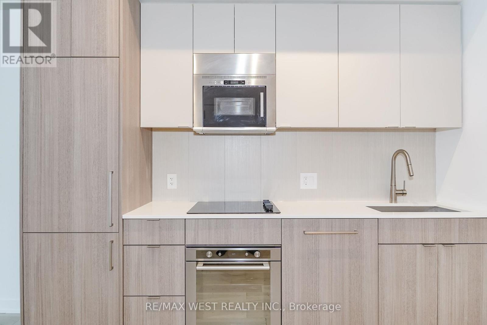 #205 840 ST CLAIR AVENUE W - 5
