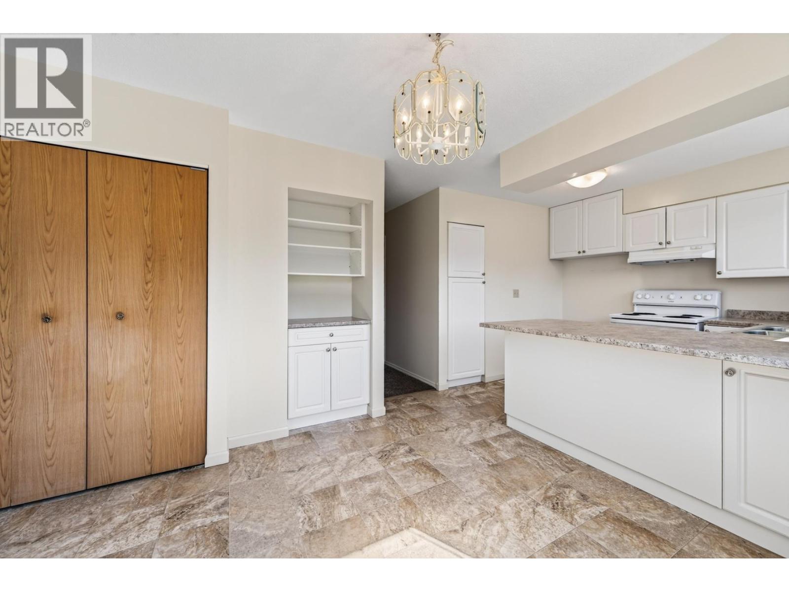 2640 Argyle Avenue - Image 10