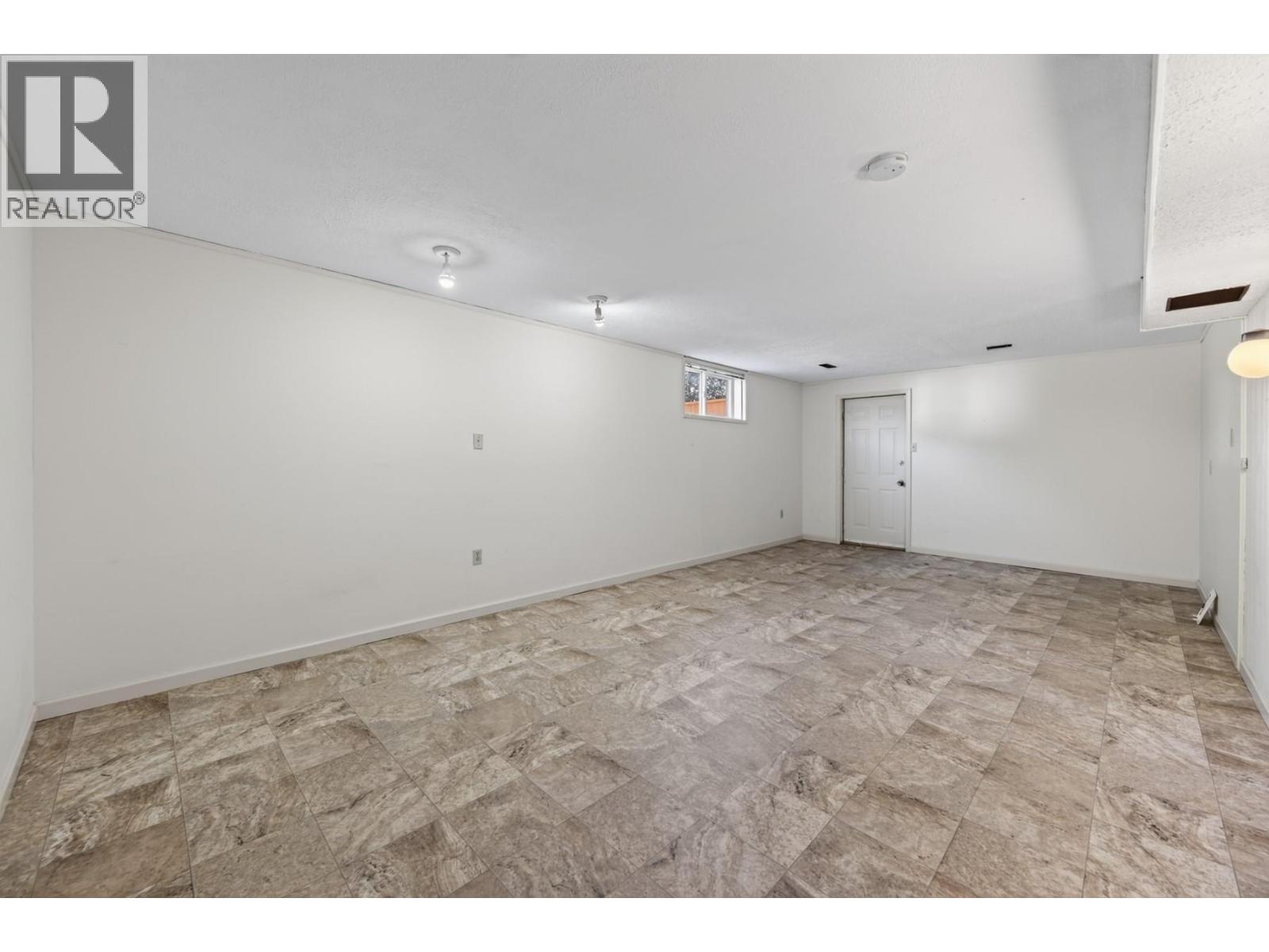 2640 Argyle Avenue - 19