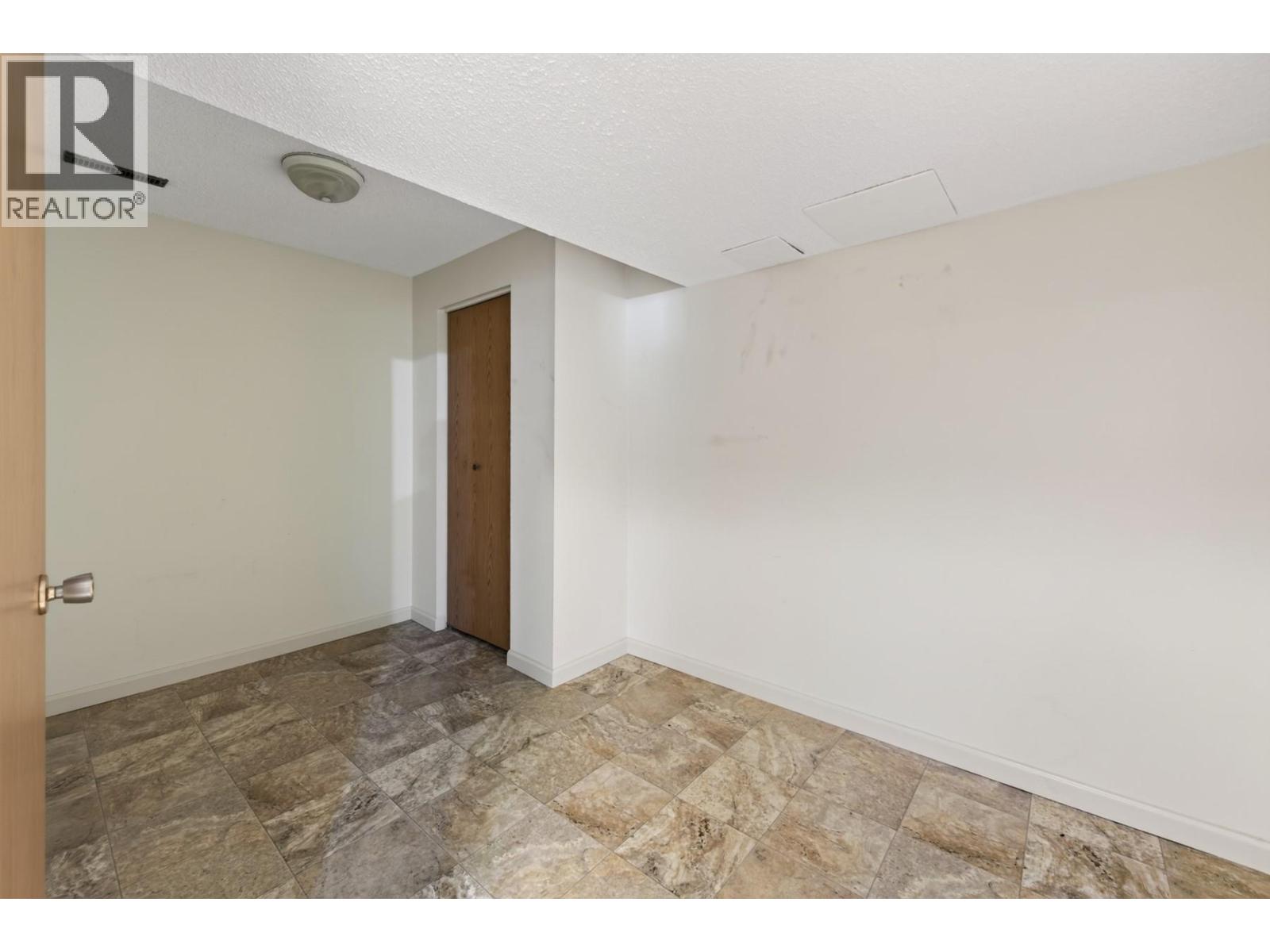 2640 Argyle Avenue - Image 24