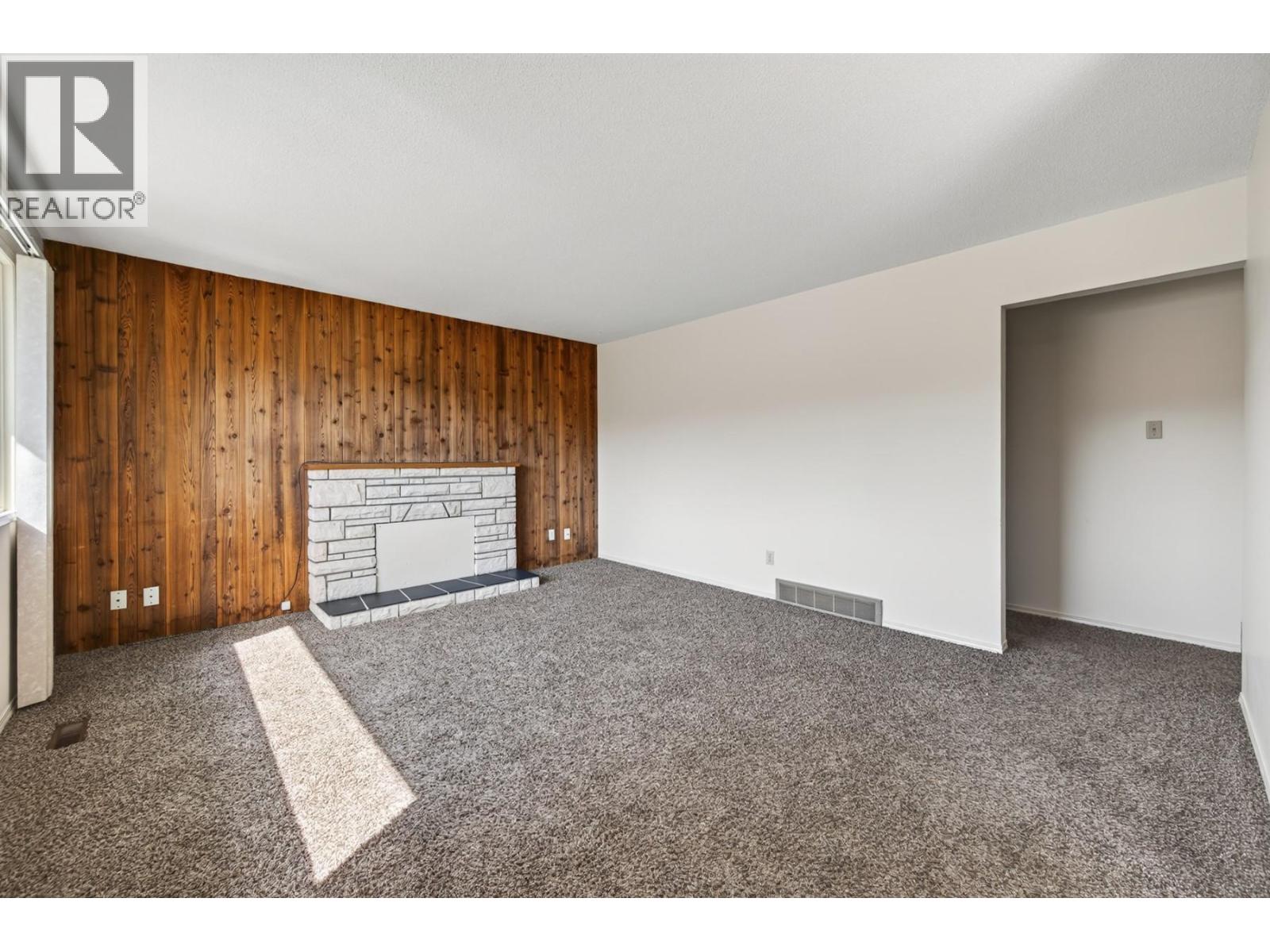2640 Argyle Avenue - 4