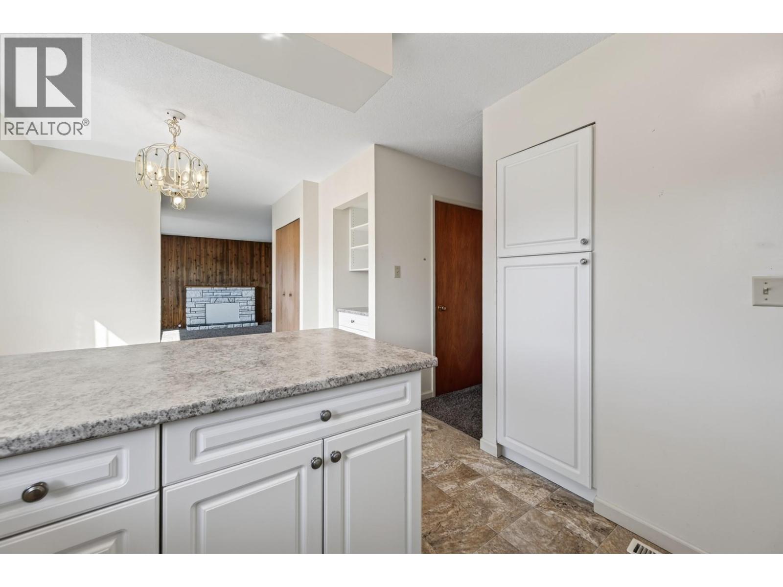2640 Argyle Avenue - 8
