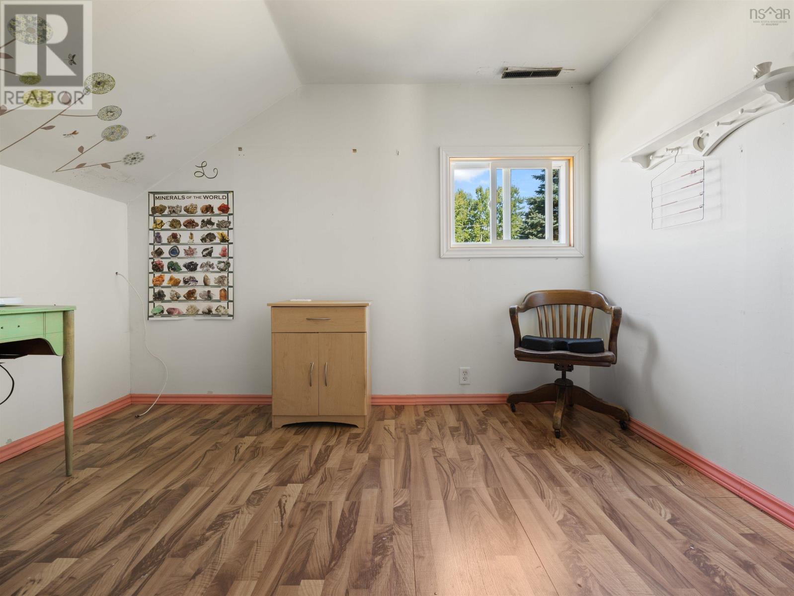 4668 Highway 242 - Image 42