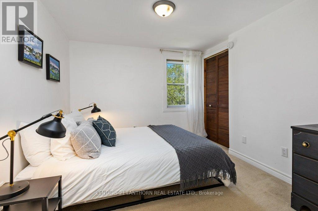 986 BLACK ROAD - Image 33