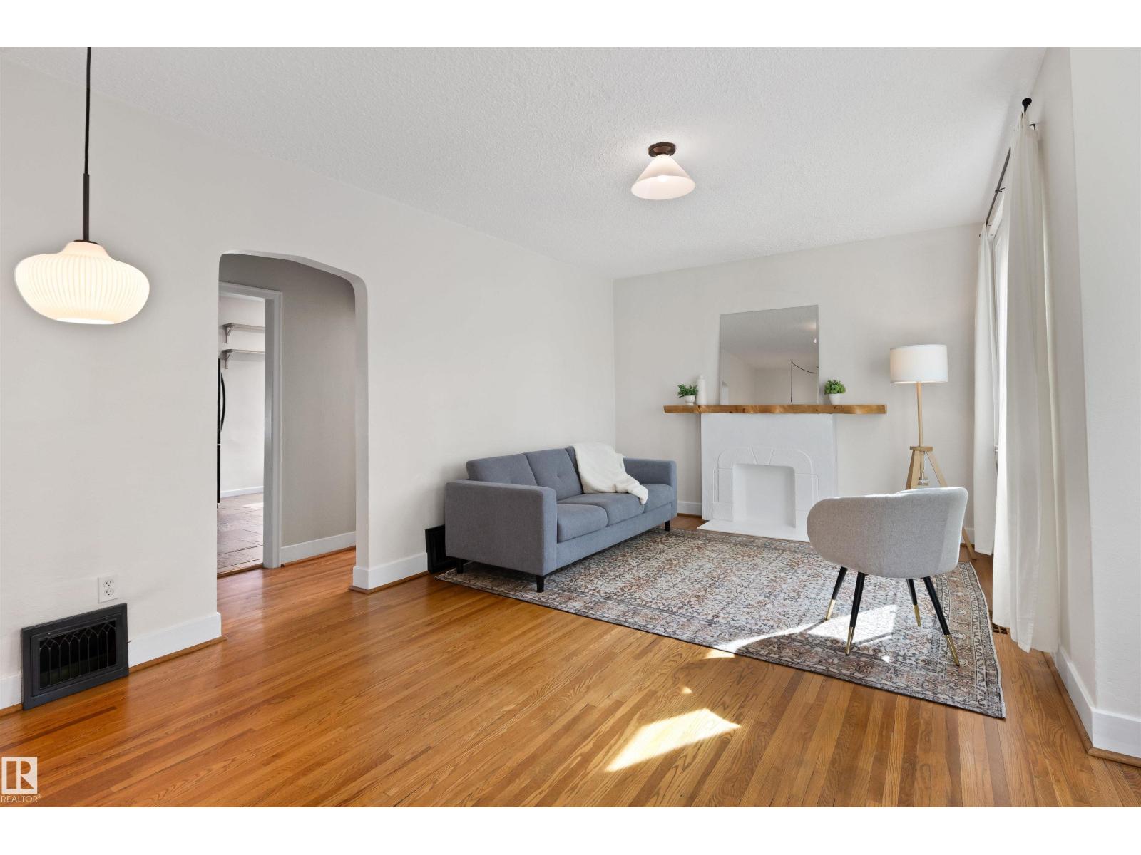 11623 123 ST NW - 6