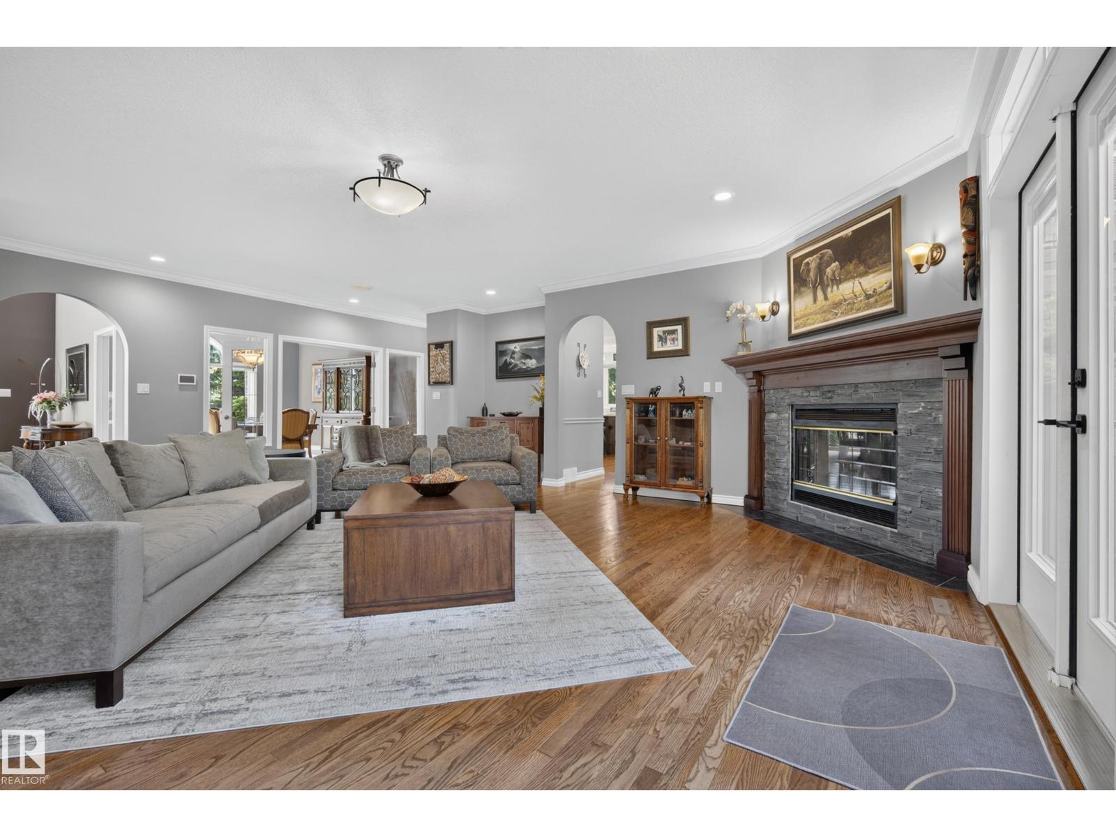201 ESTATE DR - Image 11