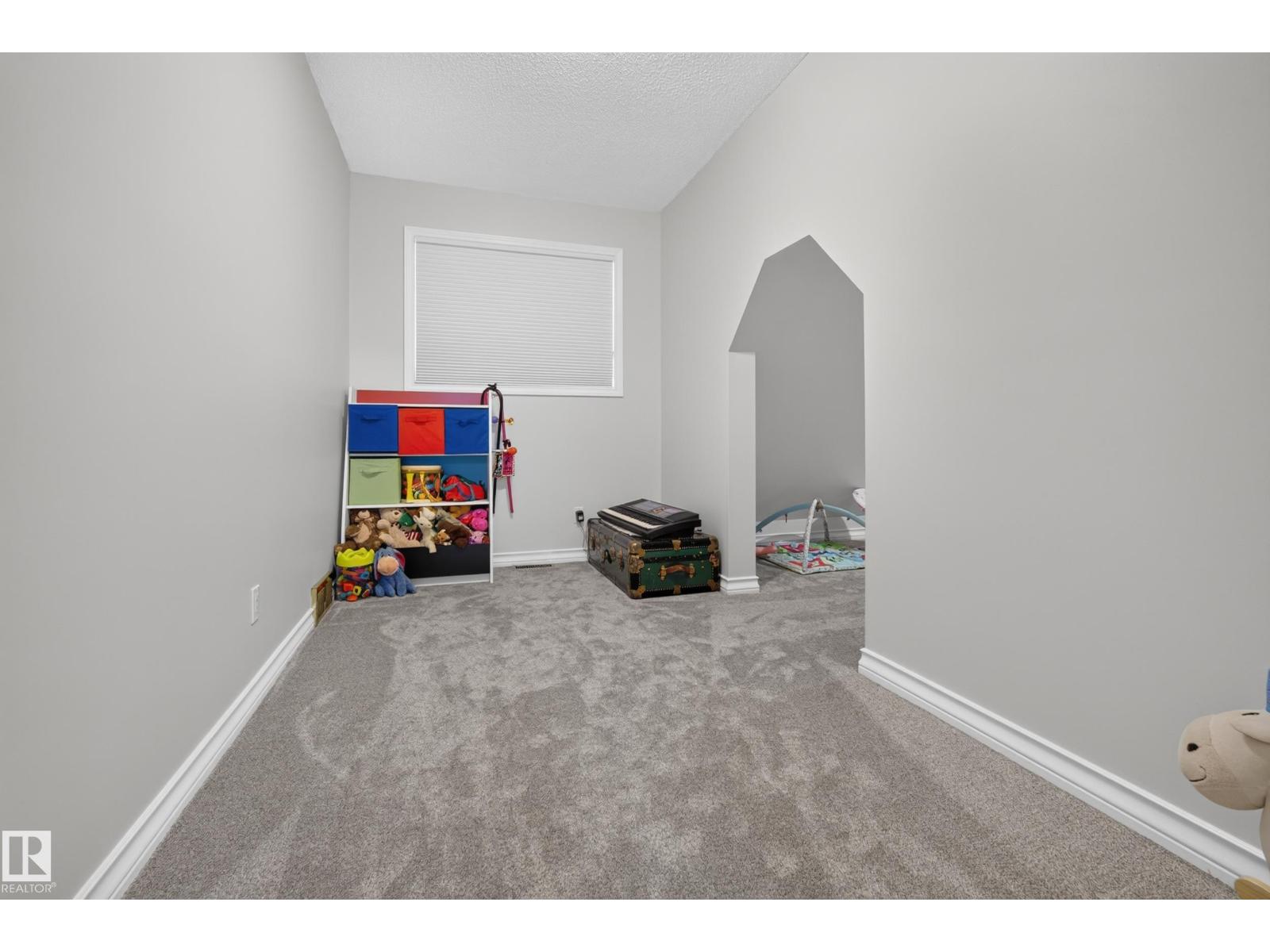 201 ESTATE DR - Image 34