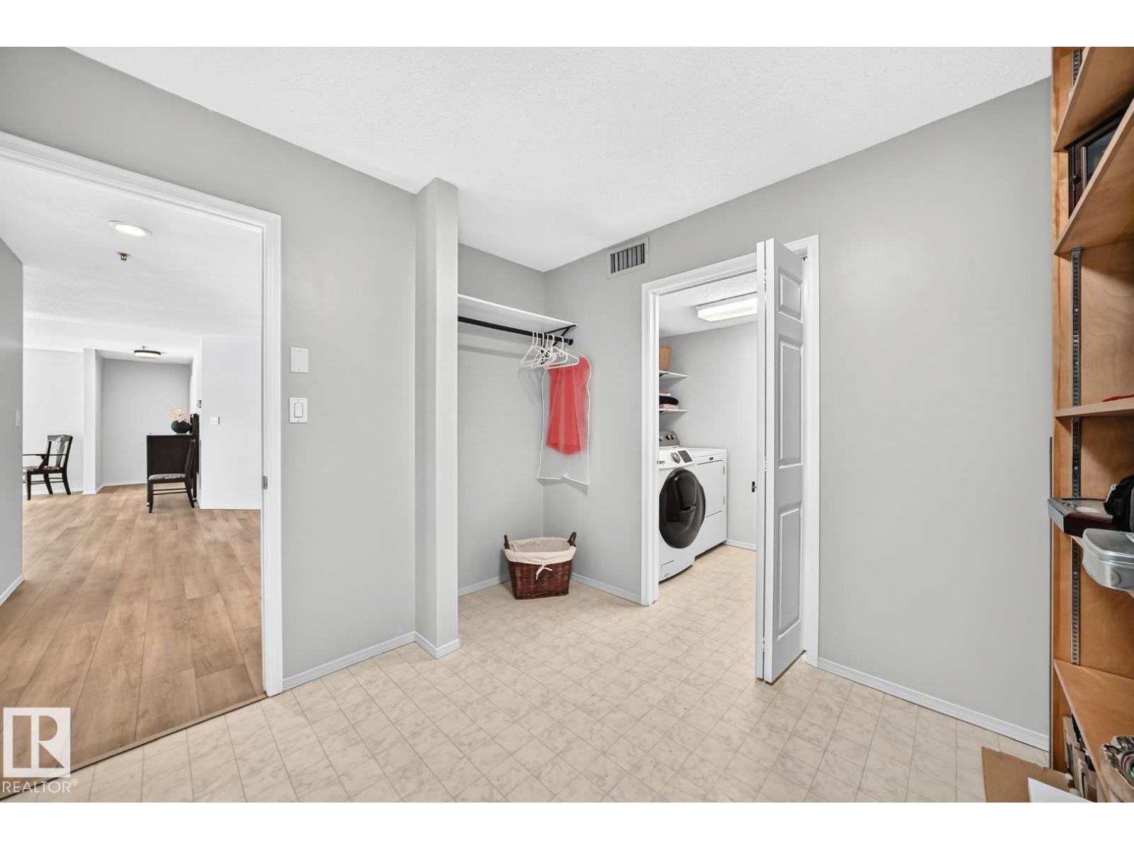 #208 2520 52 ST NW - Image 32