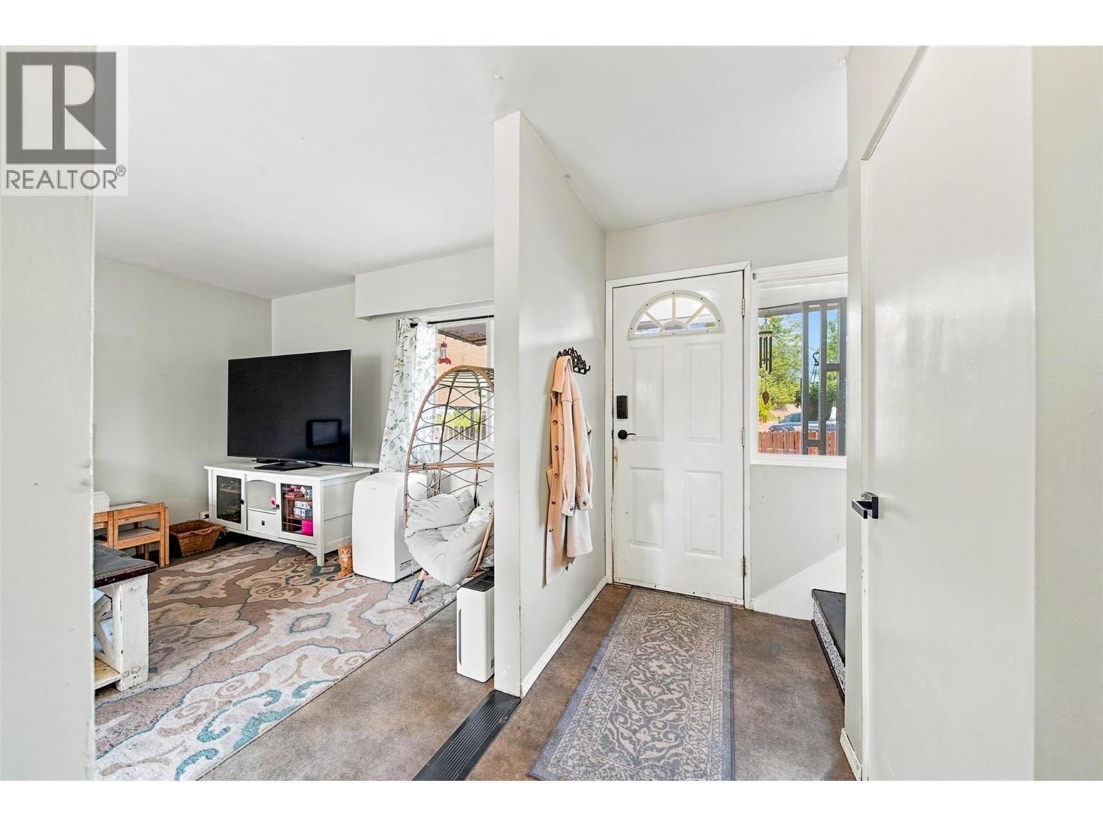 4 - 2390 Seyom Crescent - 20