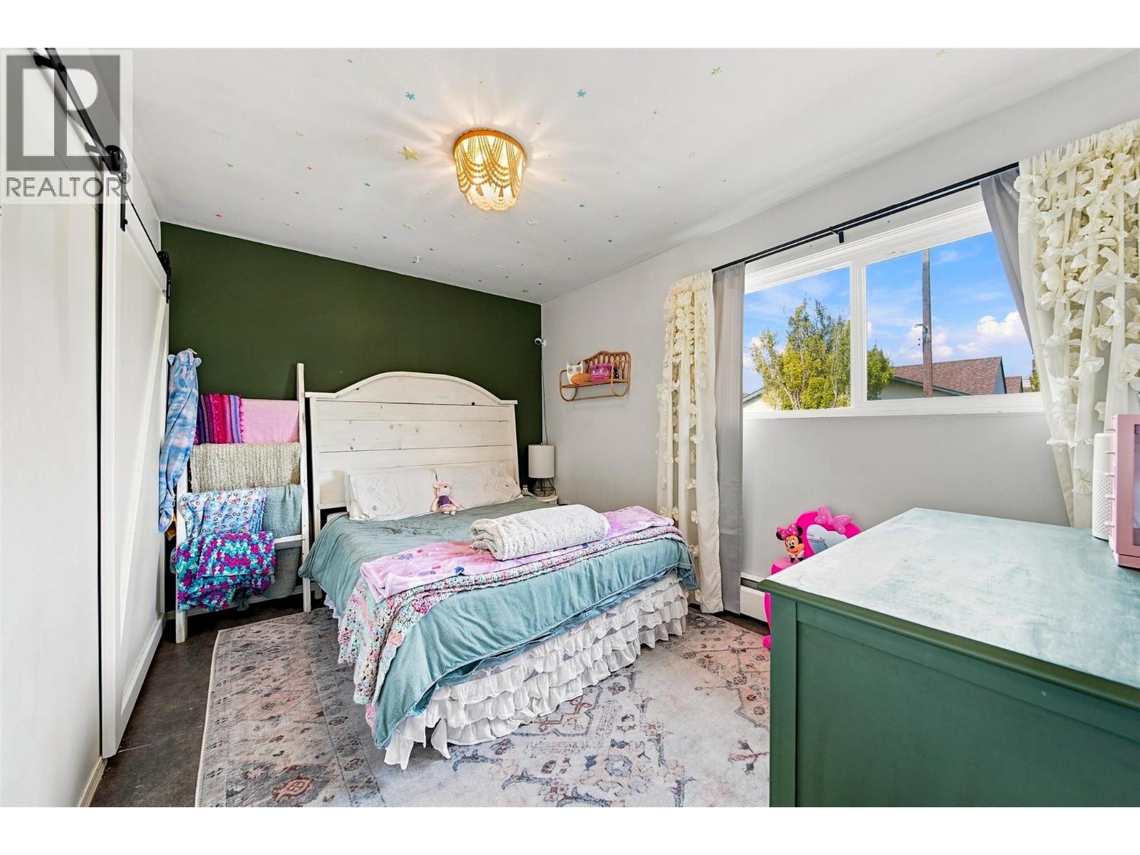 4 - 2390 Seyom Crescent - Image 33