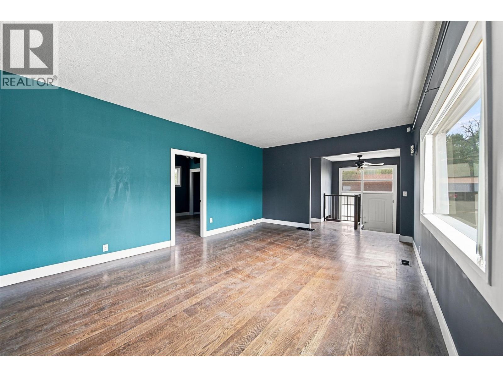 1401 Chapman Street - Image 11