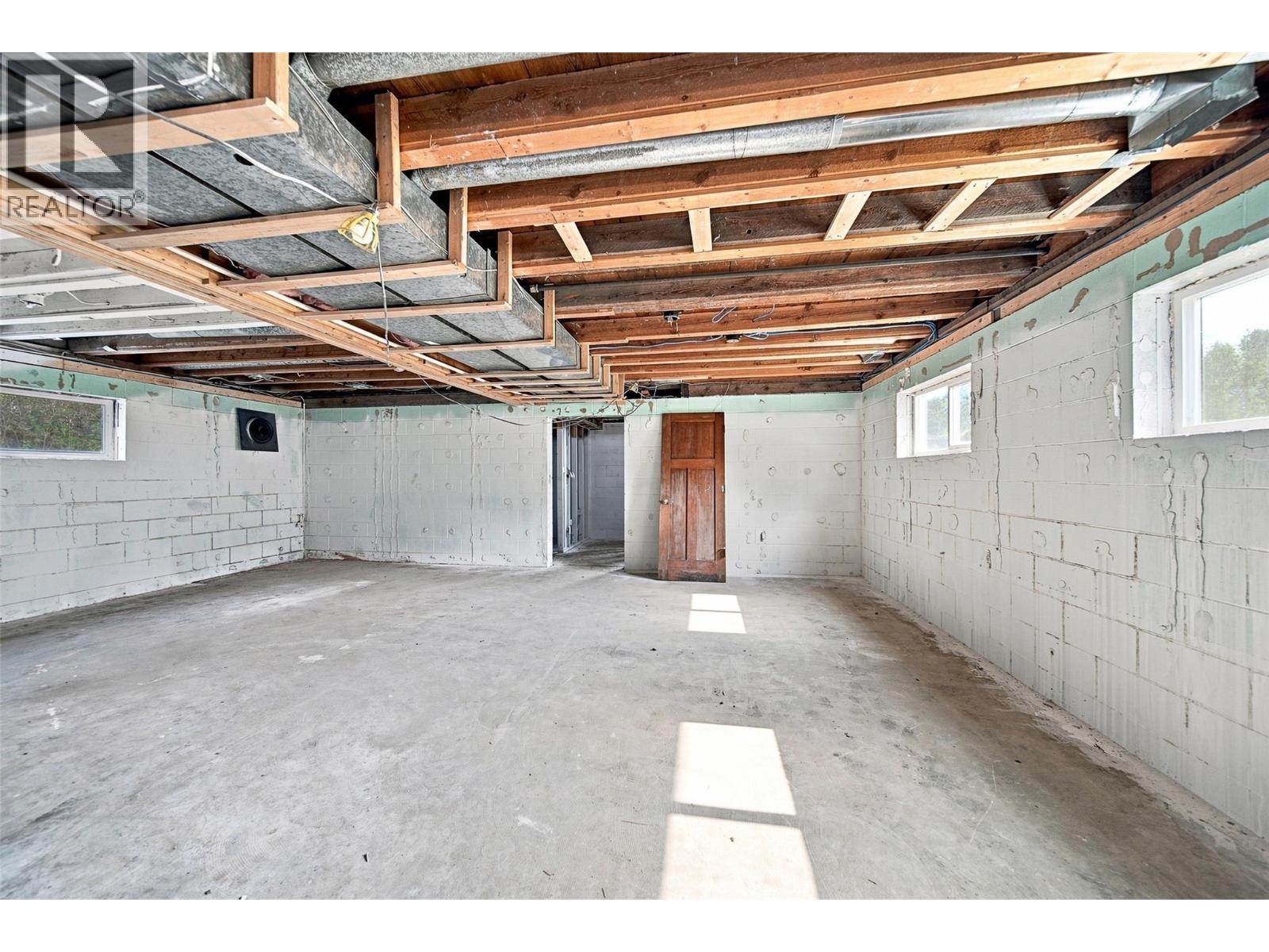 1401 Chapman Street - Image 39