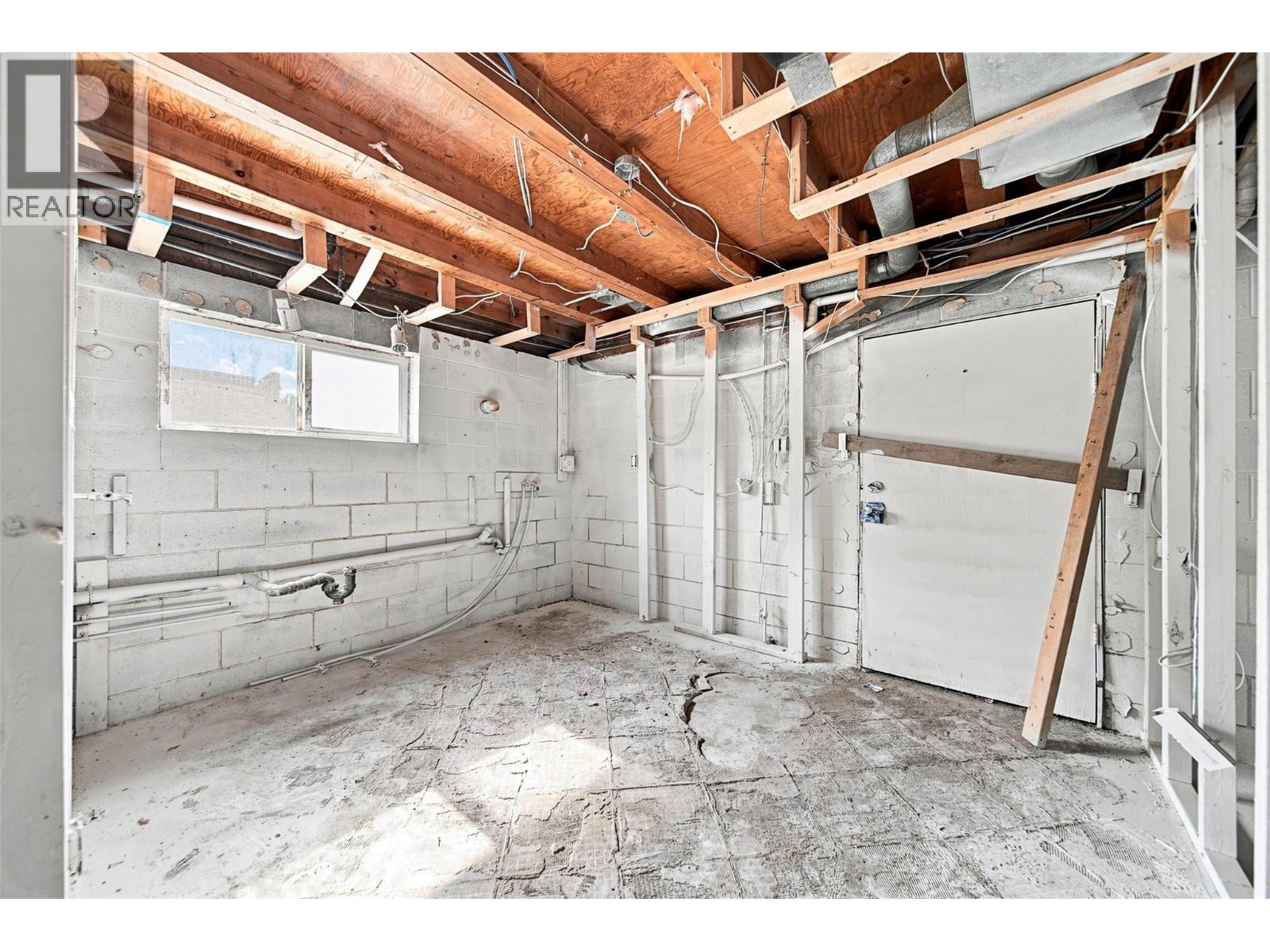1401 Chapman Street - Image 45