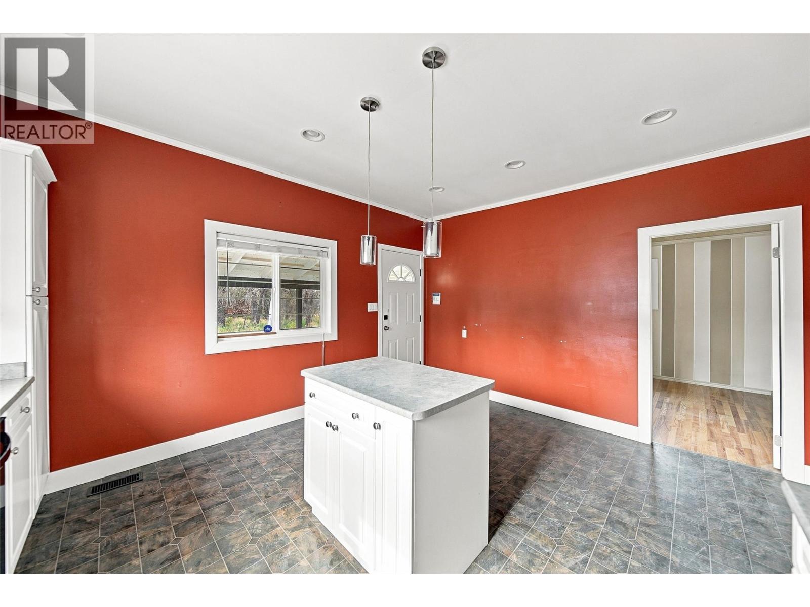 1401 Chapman Street - Image 25