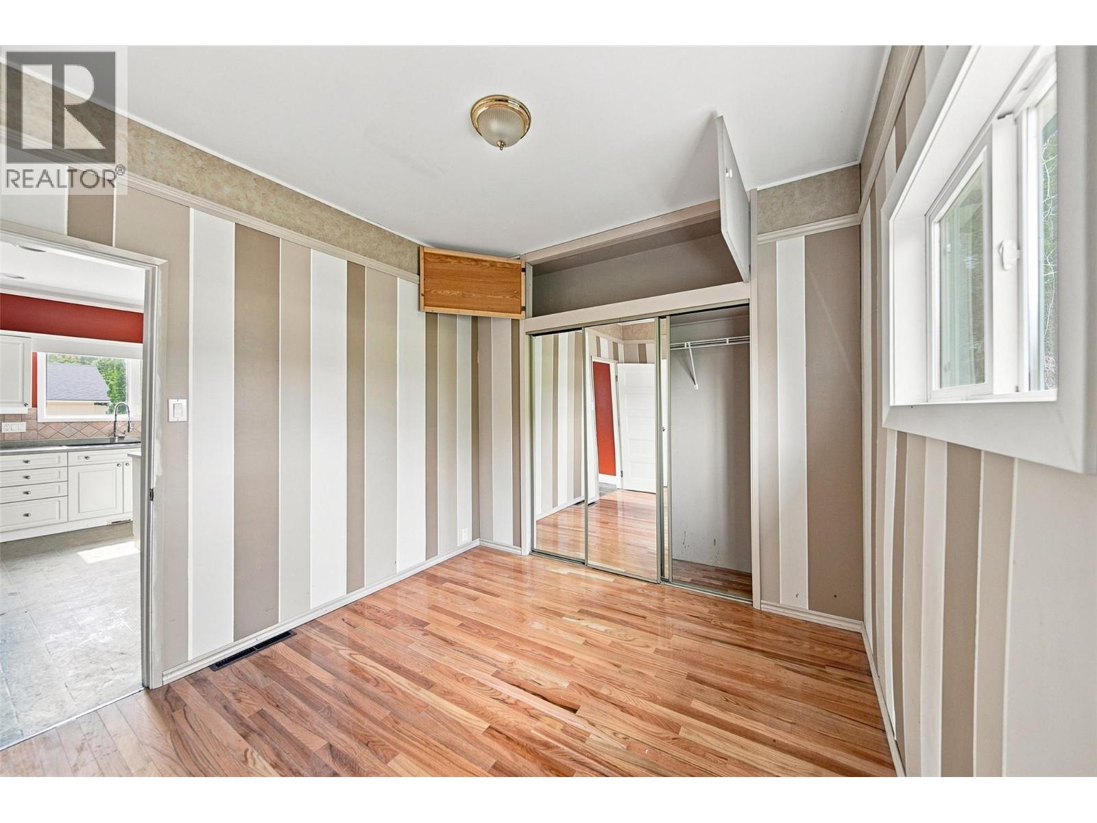 1401 Chapman Street - Image 27