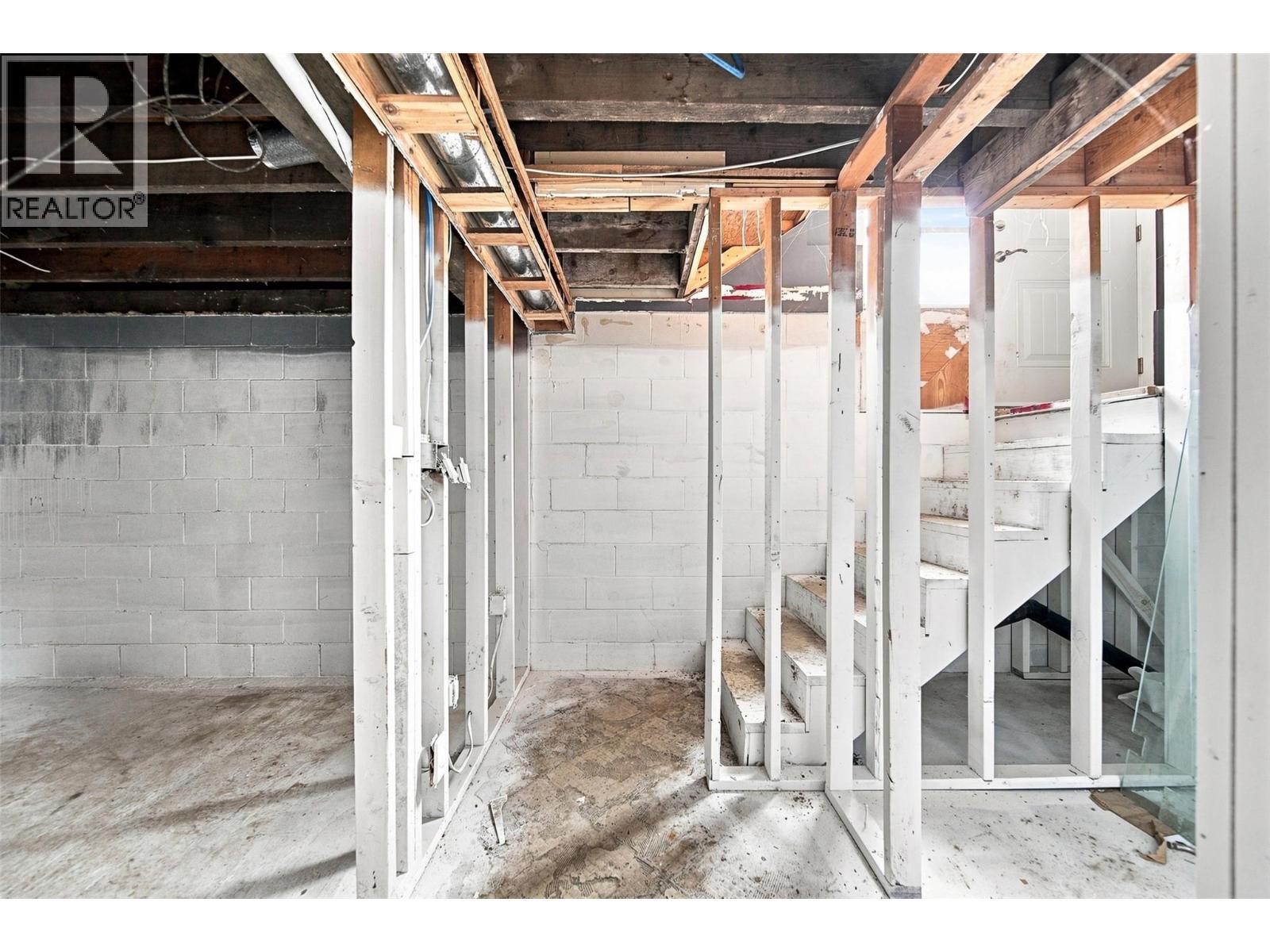 1401 Chapman Street - Image 33