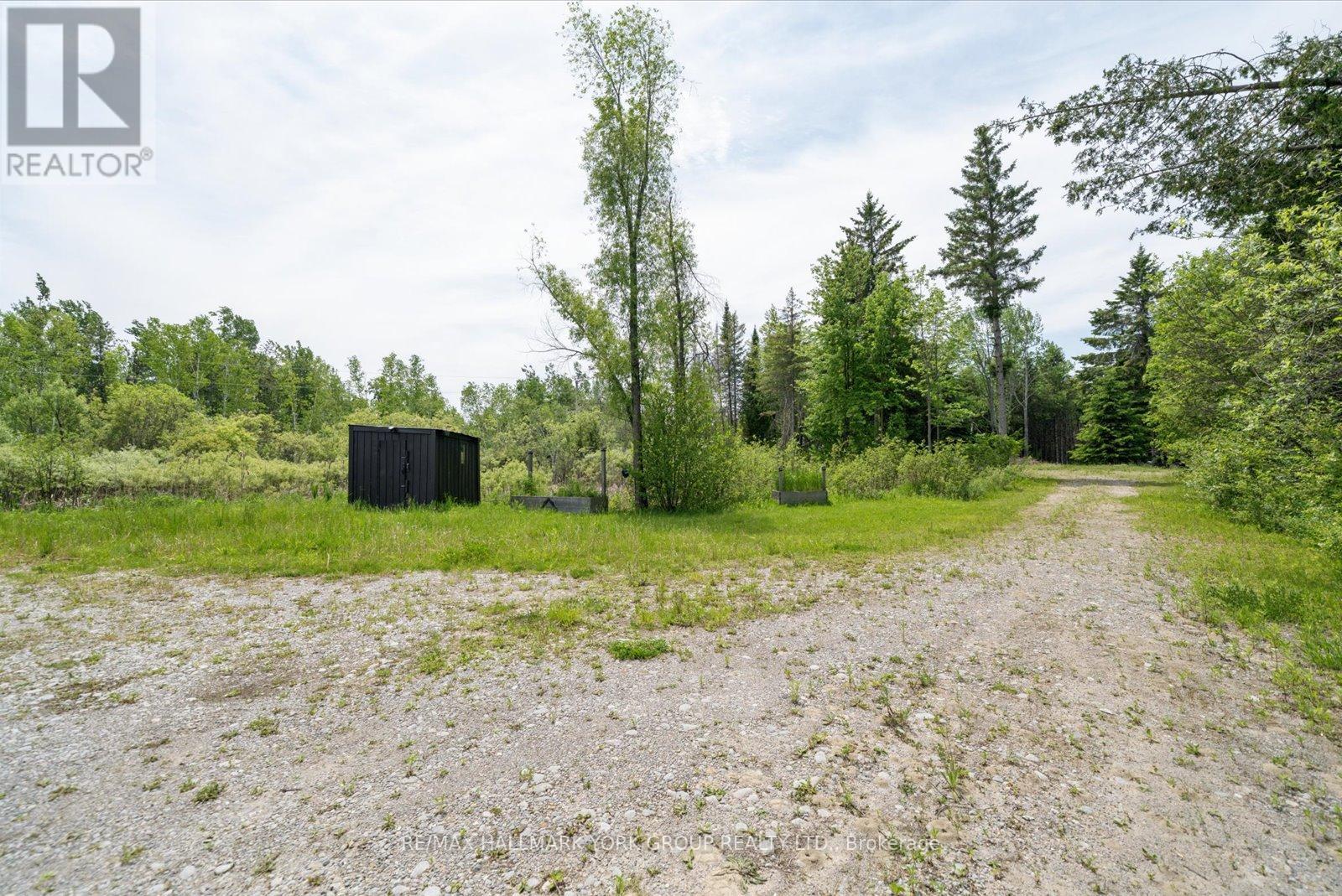 755 COUNTRY LANE - Image 27