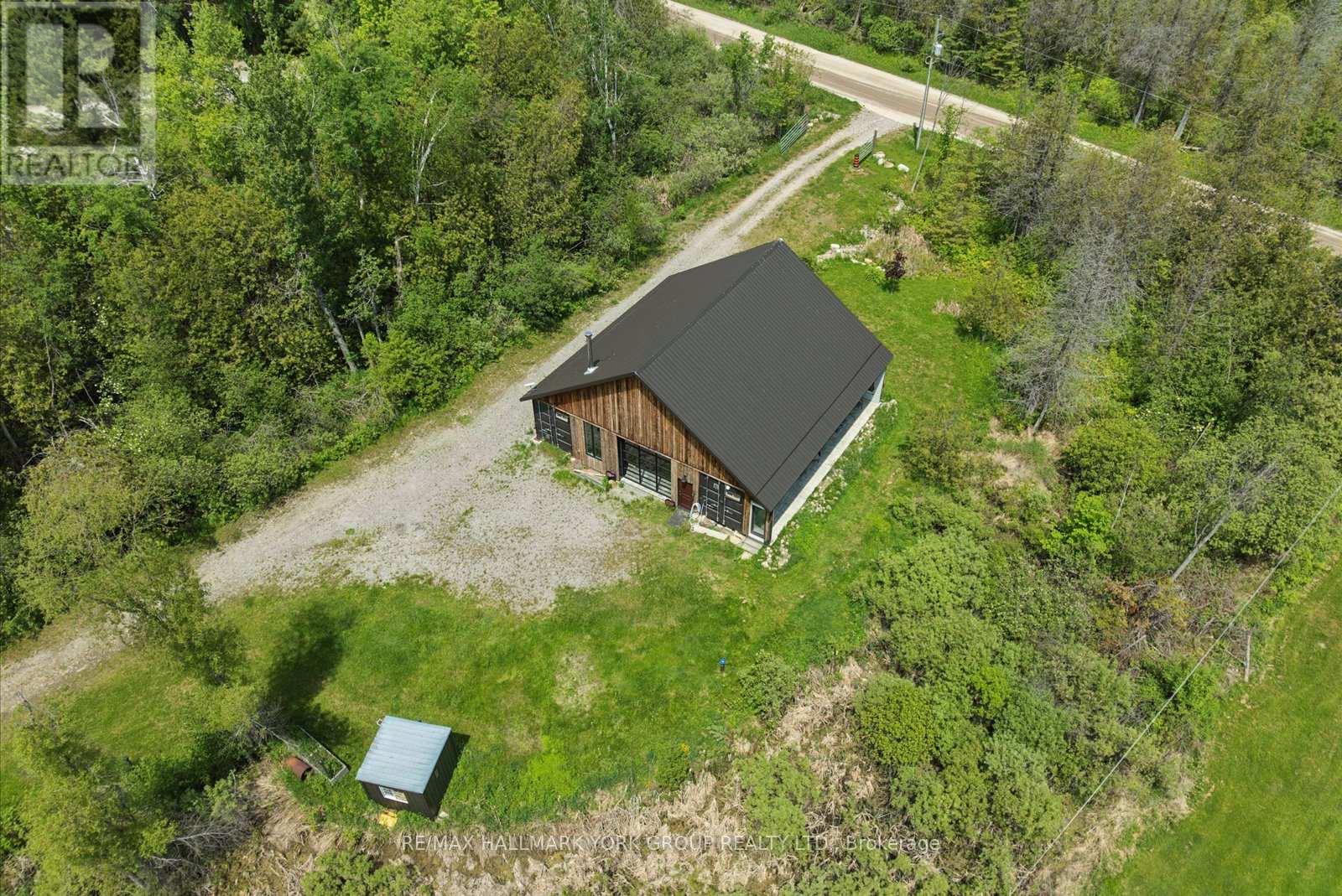 755 COUNTRY LANE - Image 32