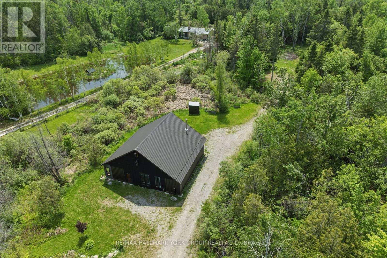 755 COUNTRY LANE - Image 36