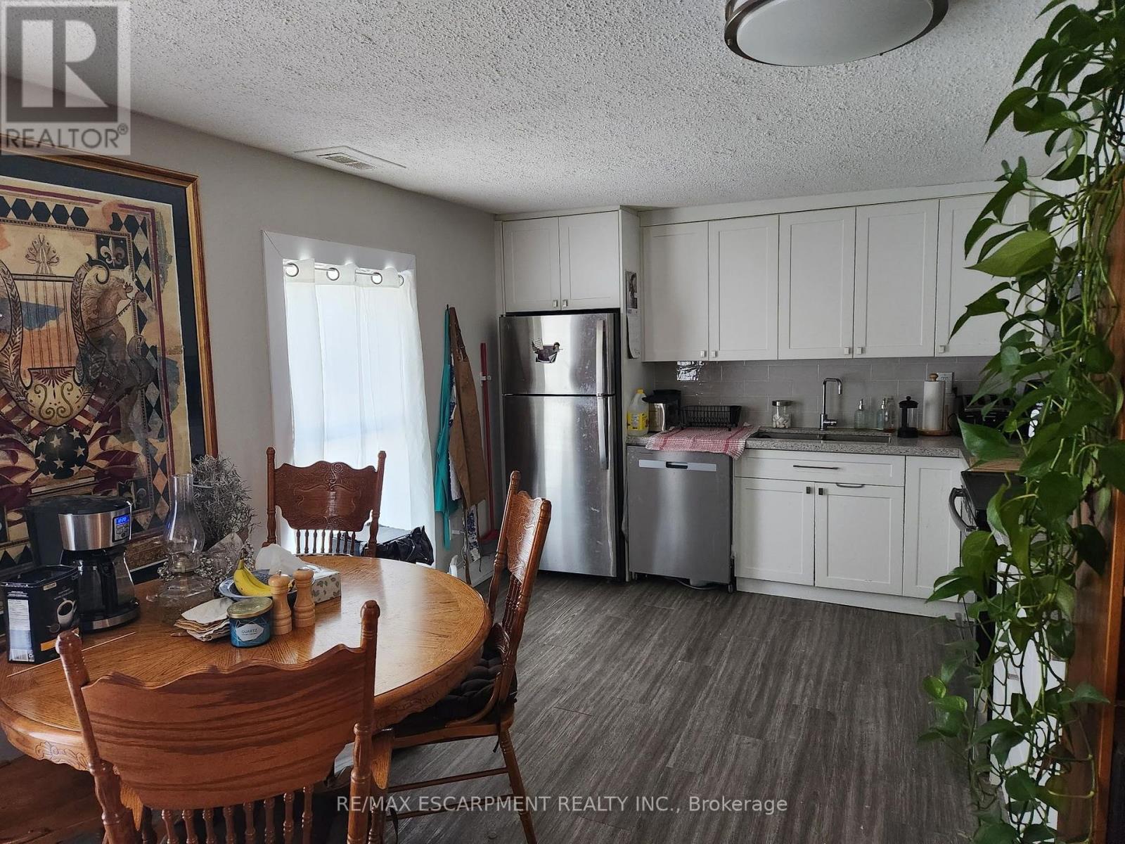 Property for lease at UPPER - 20 HETHERINGTON STREET