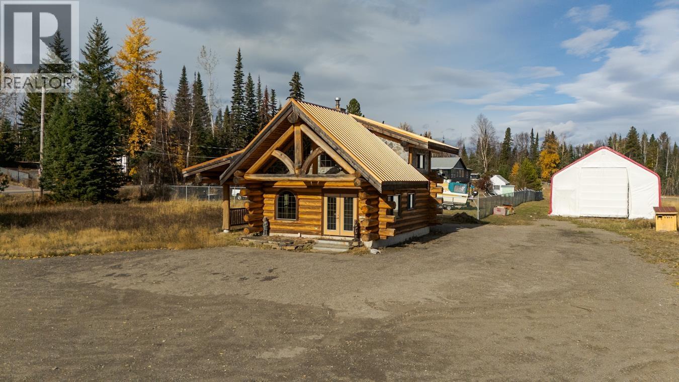 Photo 9 of 17 — 8828 N KELLY ROAD · Prince George, BC