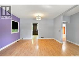 Laundry room - 2204 Lorne Avenue, Saskatoon, SK S7J0R9 Photo 6