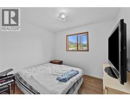 Living room - 462 Dodding Avenue, Merritt, BC V0K1Y0 Photo 12