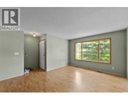 4pc Bathroom - 462 Dodding Avenue, Merritt, BC V0K1Y0 Photo 6