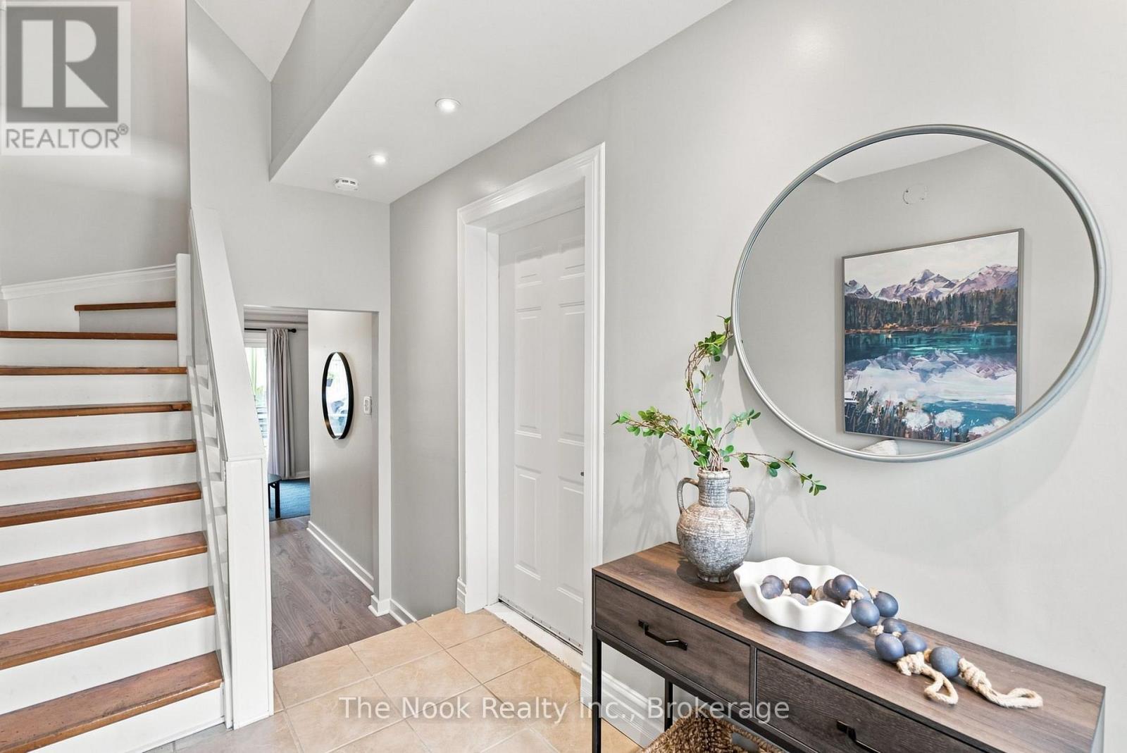 27 THE BRIDLE PATH - 6
